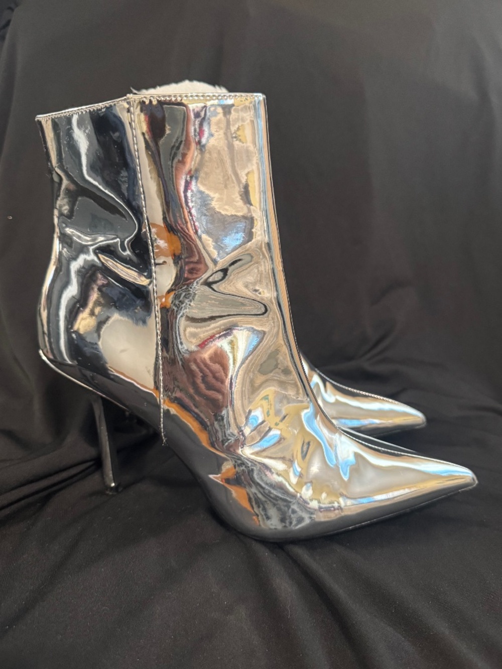 INC International Concept Holand Patent Metallic Silver Ankle Bootie Size 9
